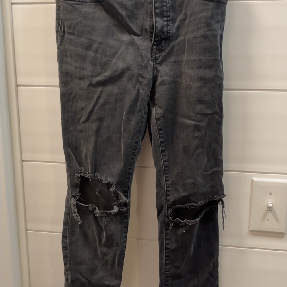 Women’s Skinny Distressed Black Jeans - Slim Ripped Knee Style